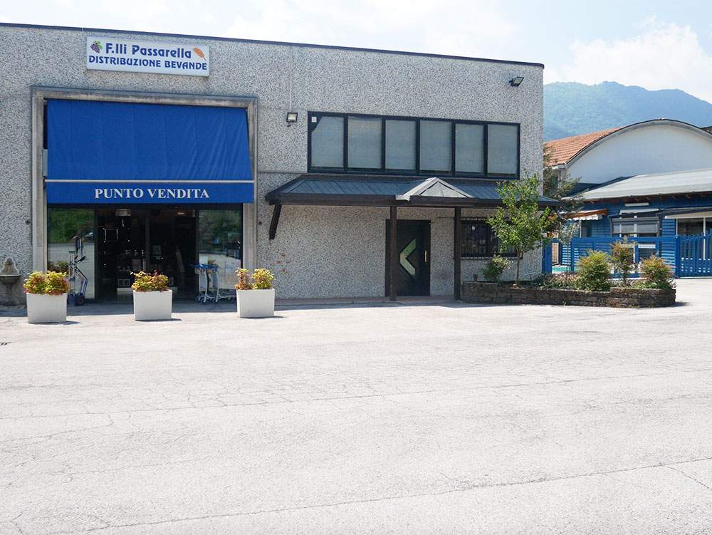 Negozio F.lli Passarella visto dall'esterno